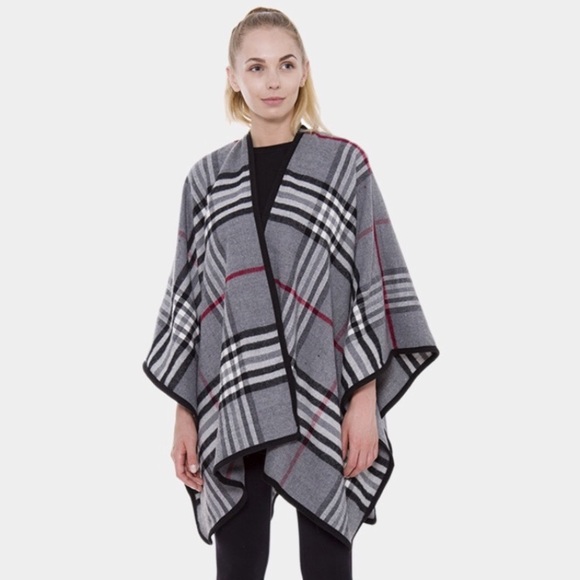 ❤️ LAST 1!!! ❤️ Gray plaid ruana wrap - Picture 4 of 5